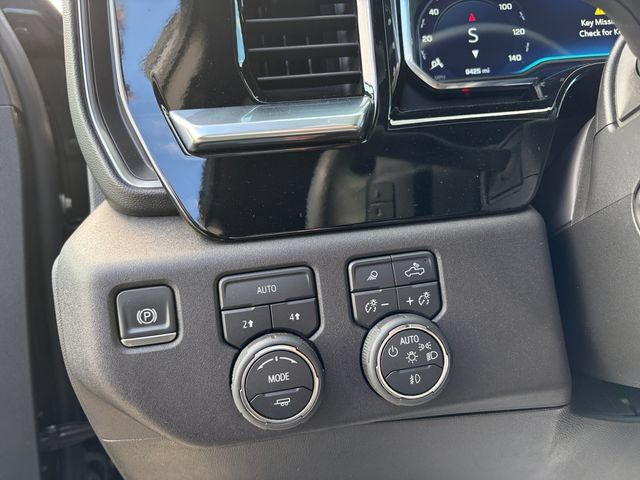 Used 2024 Chevrolet Silverado 1500 LTZ AWD/4WD image 27