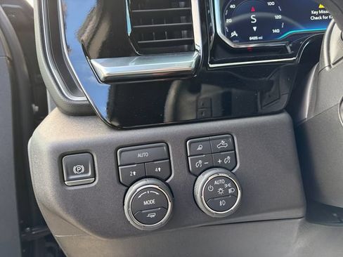 Used 2024 Chevrolet Silverado 1500 LTZ AWD/4WD image 27
