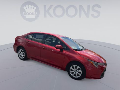 Used 2020 Toyota Corolla LE w/ Carpet Mat Package (TMS) image 2
