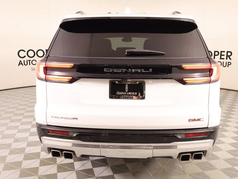 Used 2025 GMC Acadia Denali FWD image 23