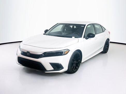 Used 2023 Honda Civic Sport image 3