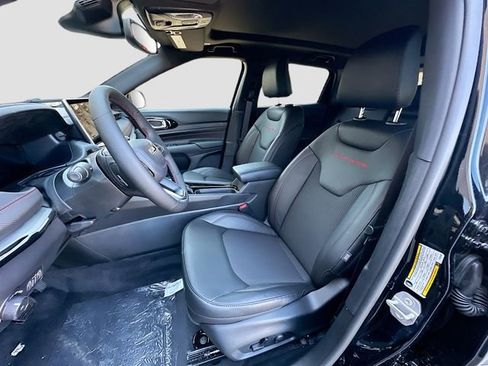 New 2026 Jeep Compass Trailhawk w/ Sun, Sound & Navigation Group AWD/4WD image 23