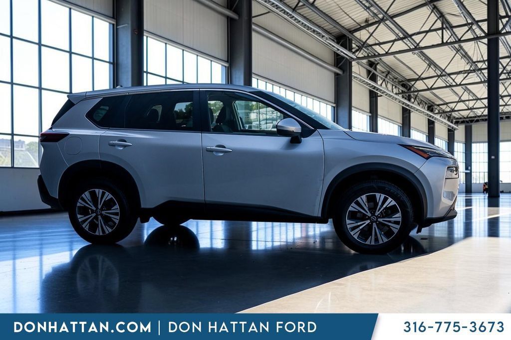 Used 2022 Nissan Rogue SV AWD/4WD image 32