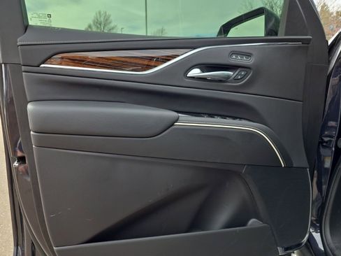 Used 2024 Cadillac Escalade Premium Luxury w/ Performance Package AWD/4WD image 12
