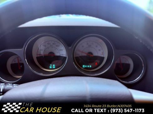 Used 2014 Dodge Challenger SXT RWD image 19