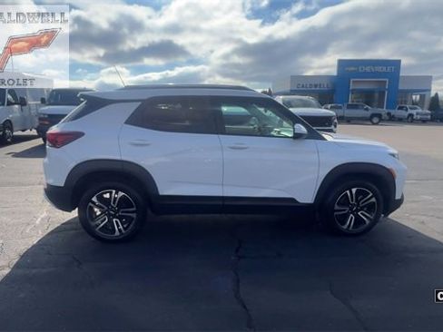 Used 2023 Chevrolet TrailBlazer LT w/ Convenience Package image 9