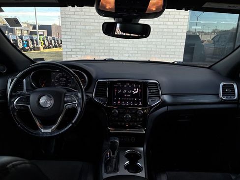 Used 2020 Jeep Grand Cherokee Altitude image 13