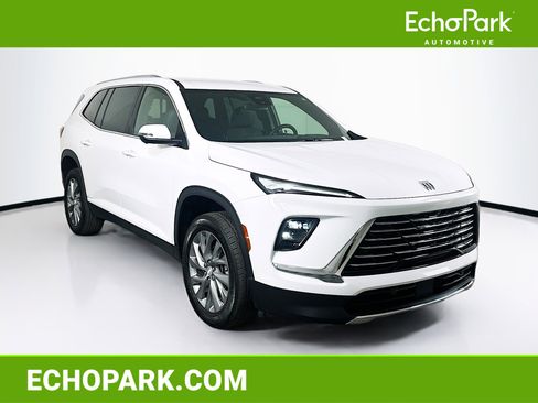 Used 2025 Buick Enclave Preferred image 1