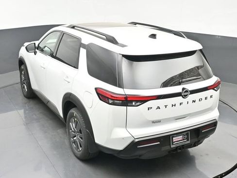 New 2026 Nissan Pathfinder SV w/ SV Premium Package FWD image 30