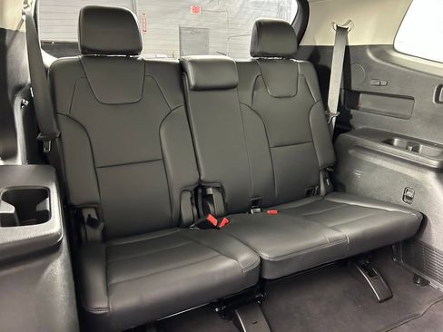 Used 2023 Kia Telluride S w/ S Sunroof Package image 13