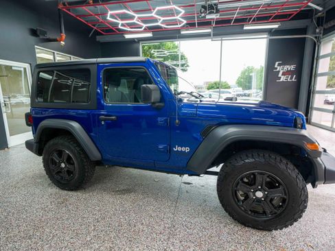 Used 2020 Jeep Wrangler Sport AWD/4WD image 5
