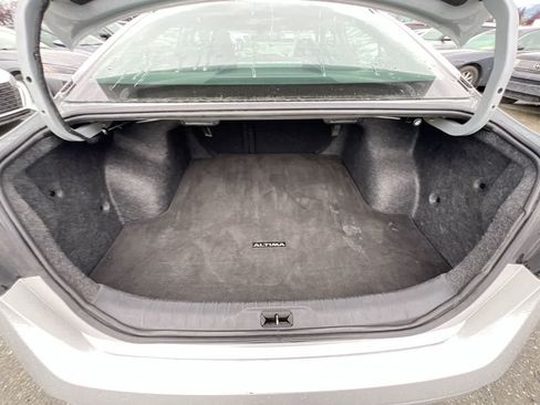 Used 2024 Nissan Altima 2.5 SV FWD image 24