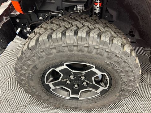 Used 2023 Jeep Gladiator Mojave w/ Cold Weather Group image 39