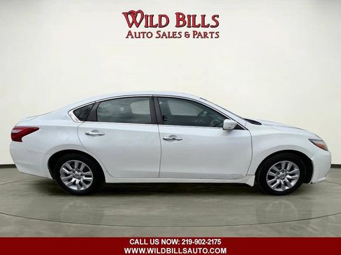 Used 2016 Nissan Altima 2.5 S w/ Power Driver Seat Package FWD image 4
