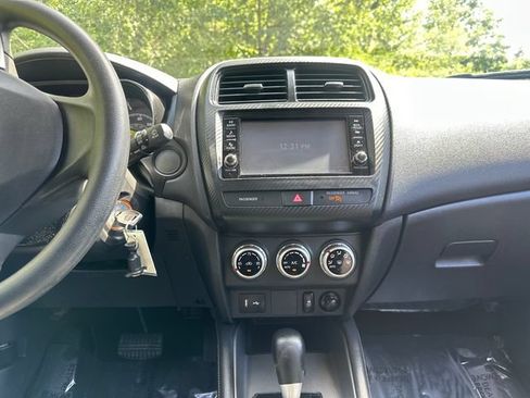 Used 2024 Mitsubishi Outlander Sport AWD image 22