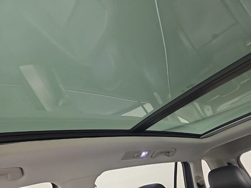 Used 2018 Volkswagen Tiguan SE w/ Panoramic Sunroof Package AWD/4WD image 23