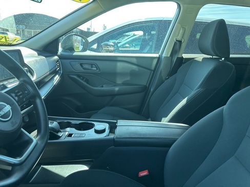 Used 2024 Nissan Rogue S AWD/4WD image 16
