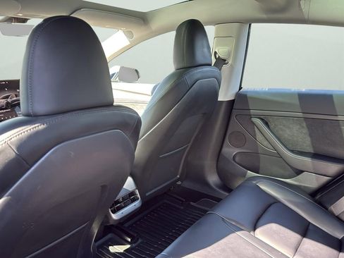 Used 2023 Tesla Model 3 Performance image 29