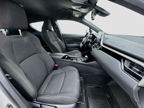 Used 2019 Toyota C-HR XLE FWD image 18