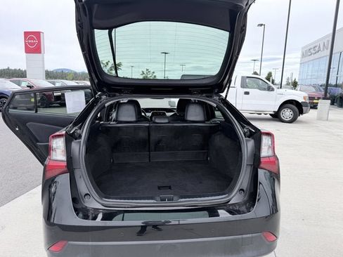 Used 2022 Toyota Prius AWD image 9