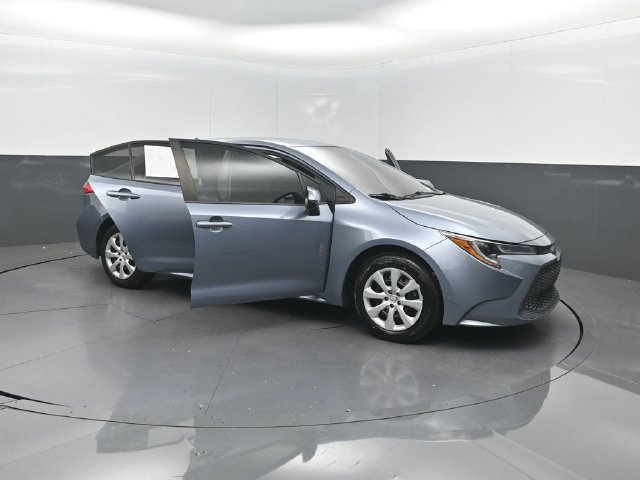 Used 2022 Toyota Corolla LE FWD image 31