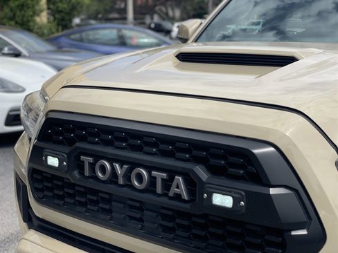 Used 2017 Toyota Tacoma TRD Sport w/ Tow Package RWD image 43