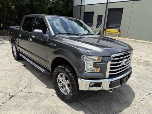 Used 2015 Ford F150 XLT w/ Equipment Group 302A Luxury AWD/4WD image 11