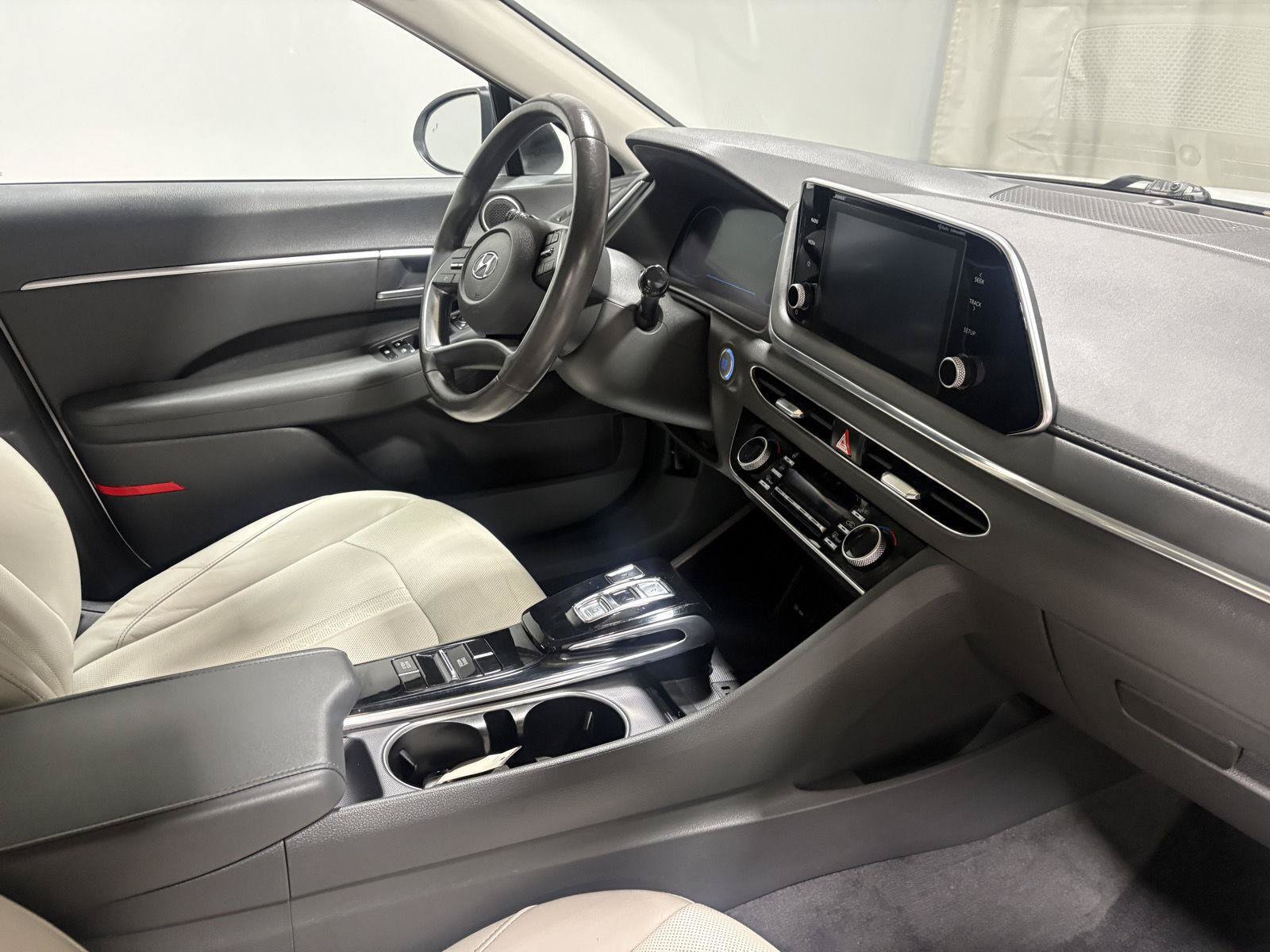 Used 2020 Hyundai Sonata SEL w/ Premium Package FWD image 7