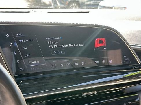 Used 2024 Cadillac Escalade Premium Luxury image 12