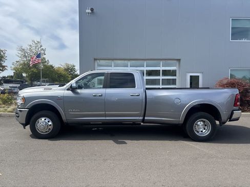Used 2022 RAM 3500 Limited w/ Cold Weather Group AWD/4WD image 2