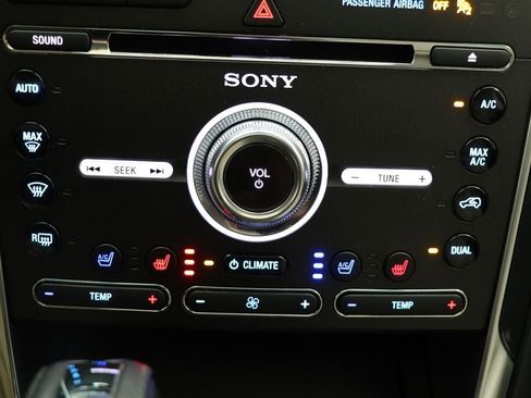 Used 2016 Ford Explorer Platinum image 25