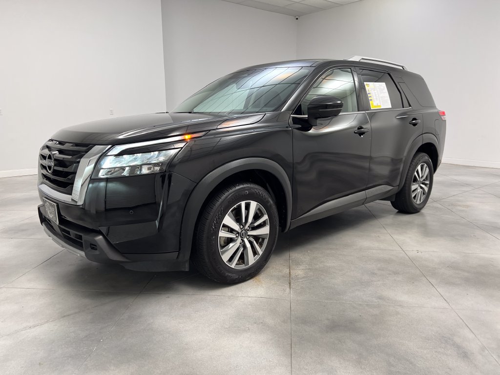 Used 2025 Nissan Pathfinder SL AWD/4WD image 4