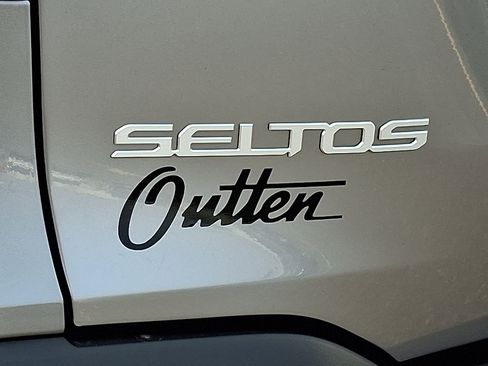 Used 2024 Kia Seltos S AWD/4WD image 30