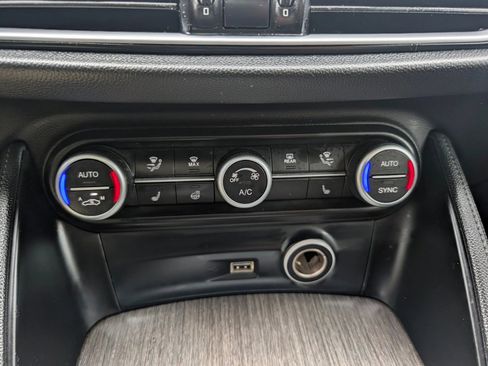 Used 2020 Alfa Romeo Stelvio Ti AWD/4WD image 36