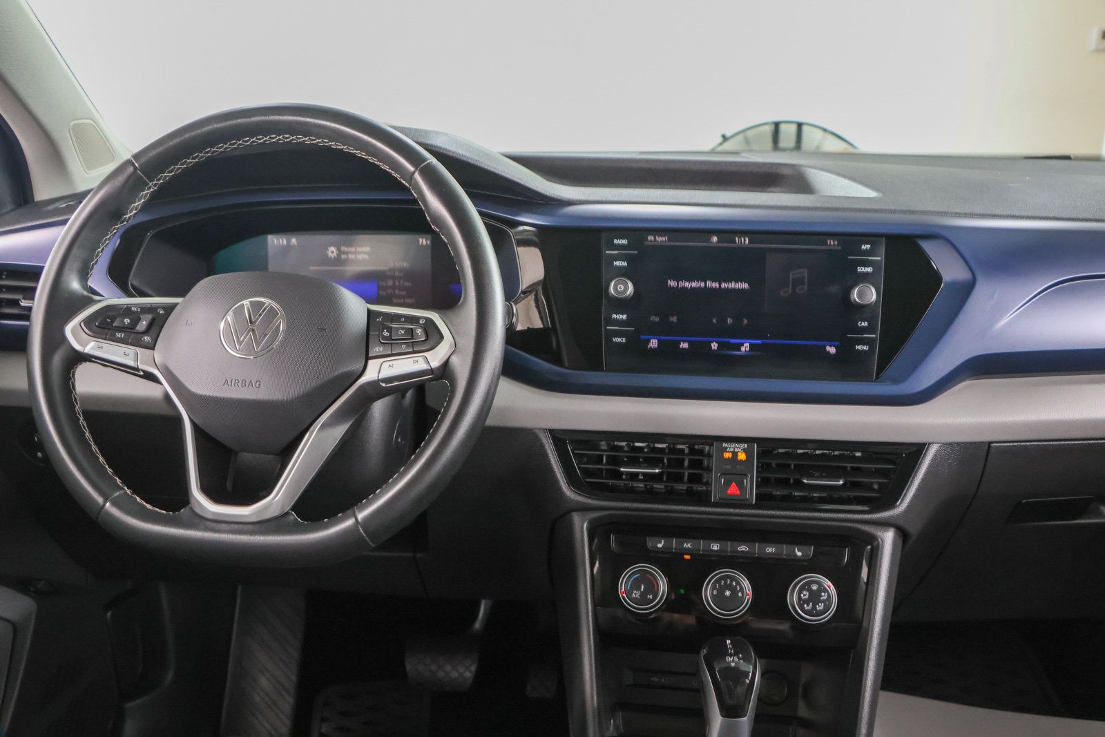 Used 2023 Volkswagen Taos SE w/ Panoramic Sunroof Package AWD/4WD image 17