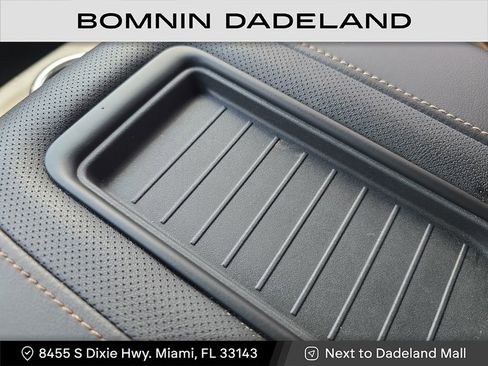 Used 2023 GMC Yukon AT4 w/ Technology Package image 29