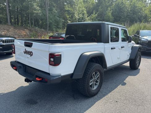 Used 2025 Jeep Gladiator Mojave w/ Convenience Group AWD/4WD image 5