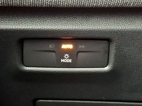 Certified 2025 Volkswagen Tiguan S image 23