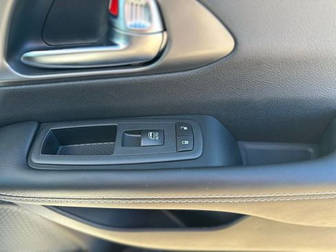 New 2026 Chrysler Pacifica Select image 31