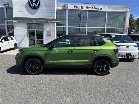 New 2026 Volkswagen Taos SE AWD/4WD image 3