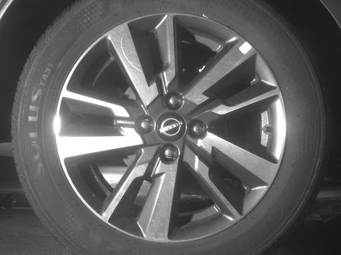 Used 2025 Nissan Versa SV image 15