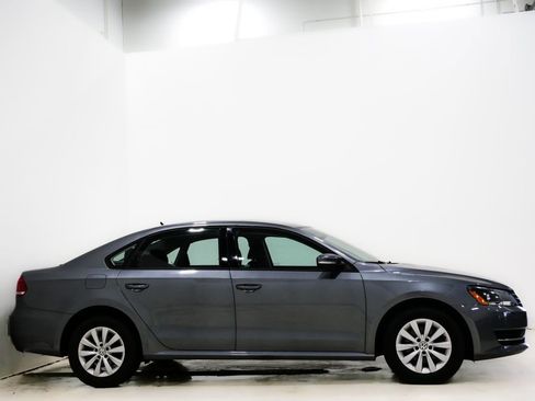 Used 2013 Volkswagen Passat 2.5 S image 4
