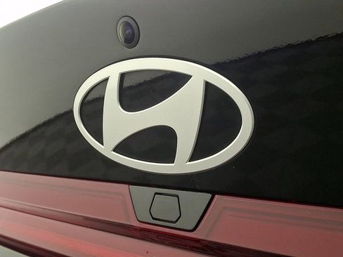 Used 2024 Hyundai Elantra SEL w/ Convenience Package FWD image 30