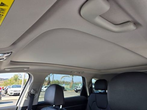 Used 2023 Kia Sorento EX w/ Panoramic Sunroof Package FWD image 9