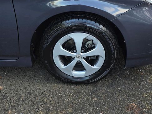 Used 2012 Toyota Prius Three w/ Solar Roof Pkg image 9