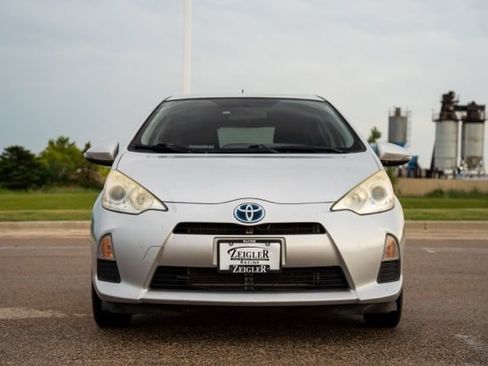 Used 2012 Toyota Prius C Three FWD image 2