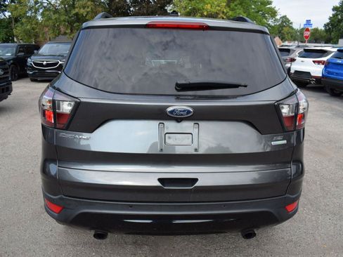 Used 2017 Ford Escape SE w/ Equipment Group 201A FWD image 8