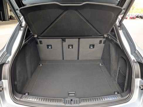 Certified 2026 Porsche Macan AWD/4WD image 24