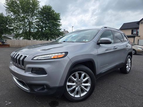 Used 2015 Jeep Cherokee Limited w/ Technology Group AWD/4WD image 2