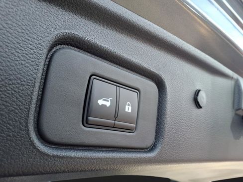 New 2026 Nissan Pathfinder Platinum AWD/4WD image 11